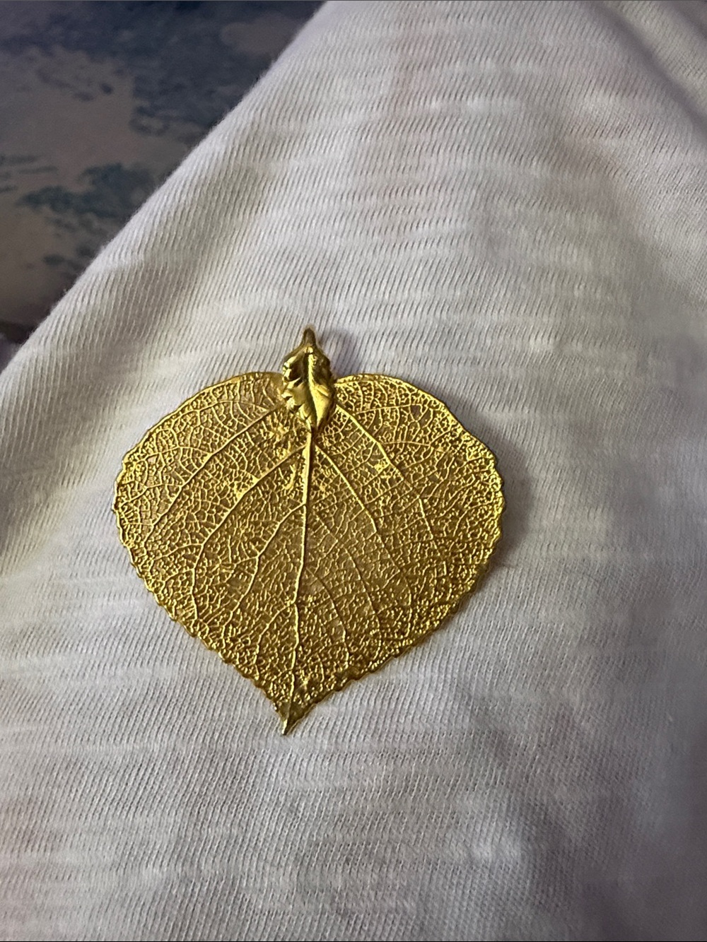 Gold Aspen Leaf Pendant Necklace - Elegant Women's Jewelry